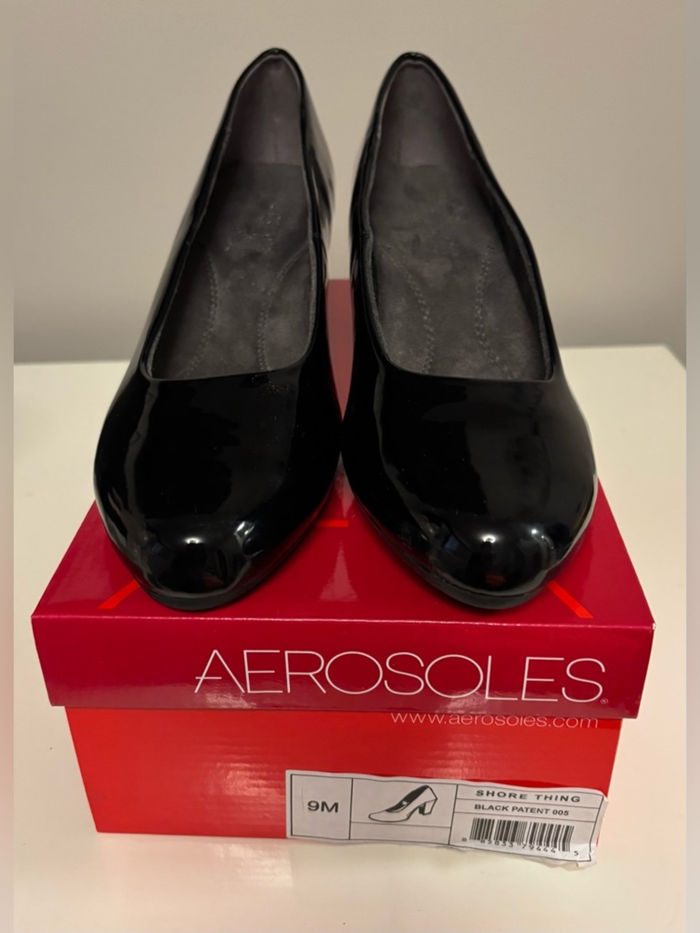 New Aerosols dress shoes. Never worn.